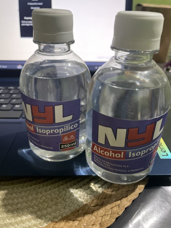 ALCOHOL ISOPROPILICO 250 ML: imagen 1